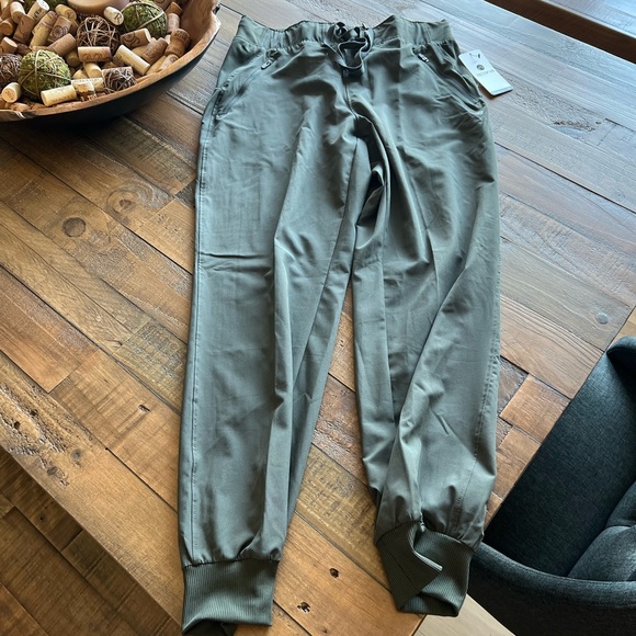 Apana Pants - NWT - Apana lightweight pant